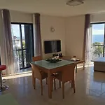 Sun Island Apartment *